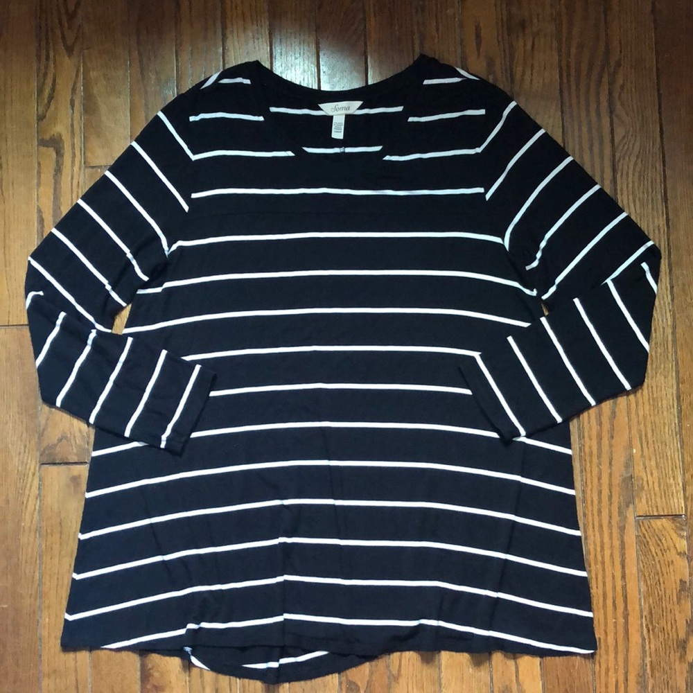 EUC Soma stripped tee Size L